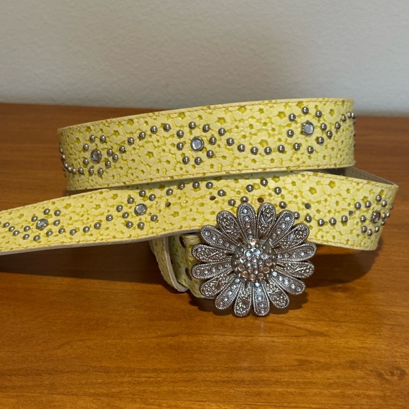 Buttercup Yellow Belt With Silver-Tone Flower 🌺 Buckle & Metal Studs-Adjustable. - Picture 5 of 15